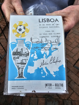 Was doing a job for an old boy the other day and he whipped this bad boy out - European Cup Final 67 programme with autographs